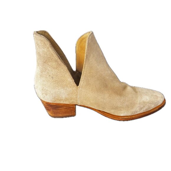 FREE PEOPLE Charm Double V Tan Suede Ankle Boots Wm Sz 38 NEW - Picture 1 of 11